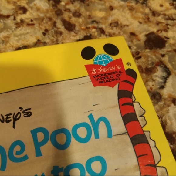 Vintage Winnie the Pooh & Tigger Hardcover Book - Picture 4 of 6